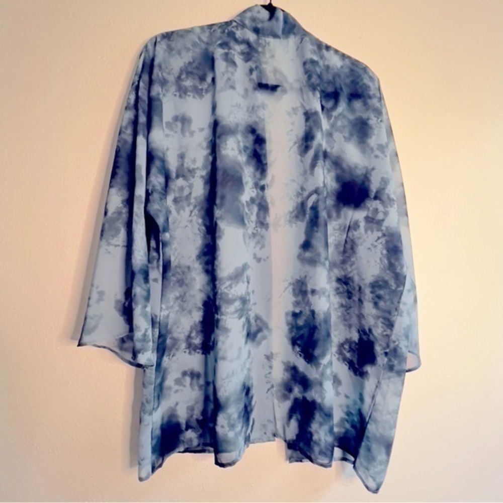 Wonderly blue tie dyed kimono, Sz S/M. Preowned. Like new.